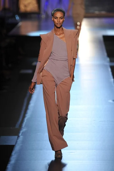 Look 23